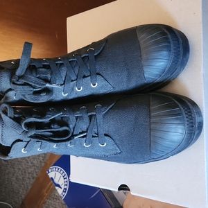 Universal Thread Boots